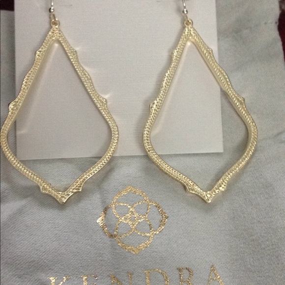 Kendra Scott Jewelry - Kendra Scott Sophee gold drop earrings